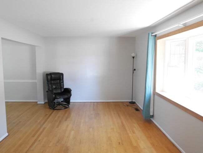 Building Photo - Your Next Home Awaits! Single Family Home Westminster, MD