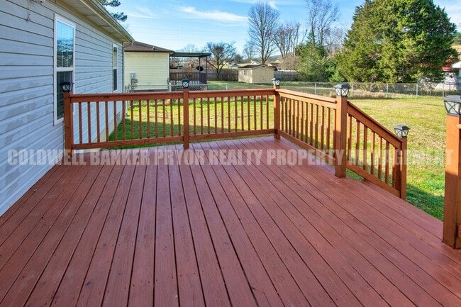 Building Photo - 345 Yoakum St