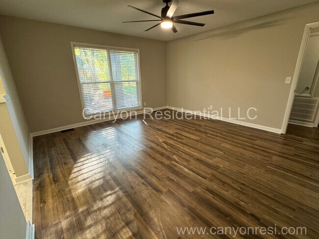Building Photo - 7104 Old Castle Dr