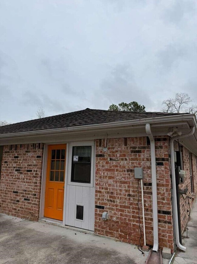 Building Photo - 22538 Market Square Ln