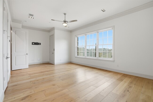 Building Photo - 19 Robita St