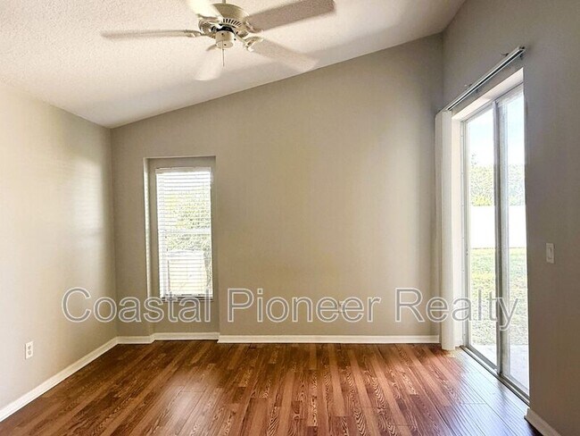 Building Photo - 2345 Roanoke Springs Dr