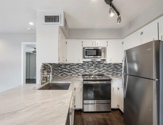 Building Photo - 309 Stratford St