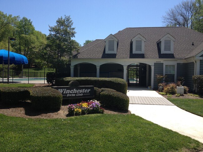 Building Photo - 3811 Armitage Dr