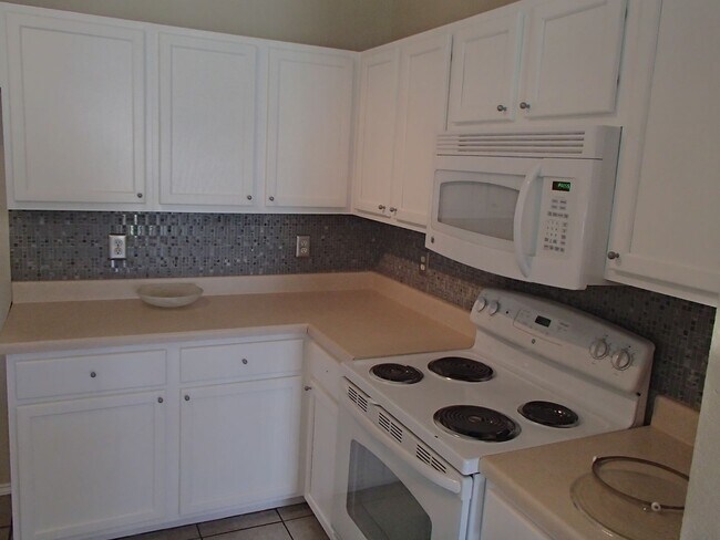 Building Photo - 1026