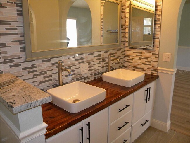 Building Photo - 1821 Corner Meadow Cir