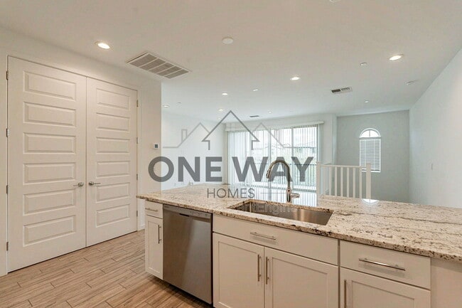 Building Photo - 4643 S Element