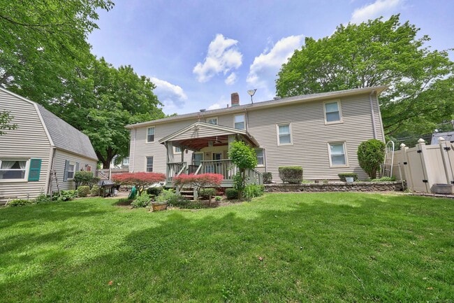 Building Photo - 70 Cold Spring Cir