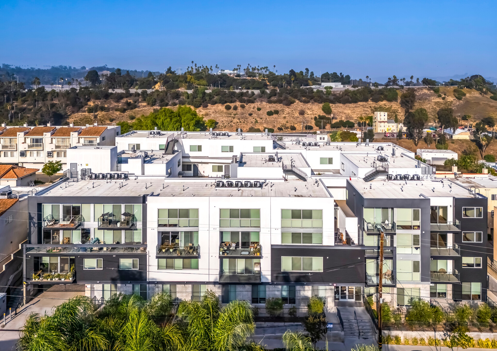 Building Photo - 957 Figueroa Ter