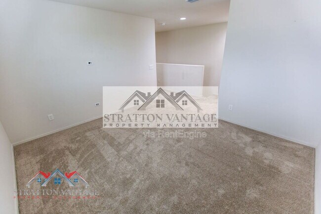 Building Photo - 43620 W Mescal Dr