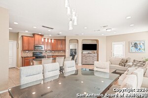 Building Photo - 2535 Villa Borghese