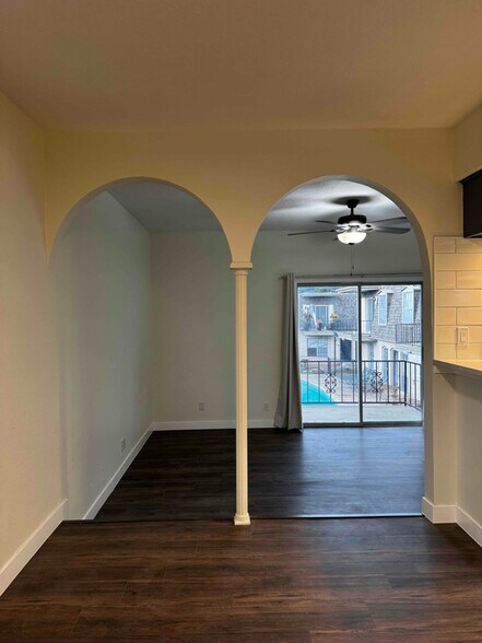 Building Photo - 170 De Chantle Rd