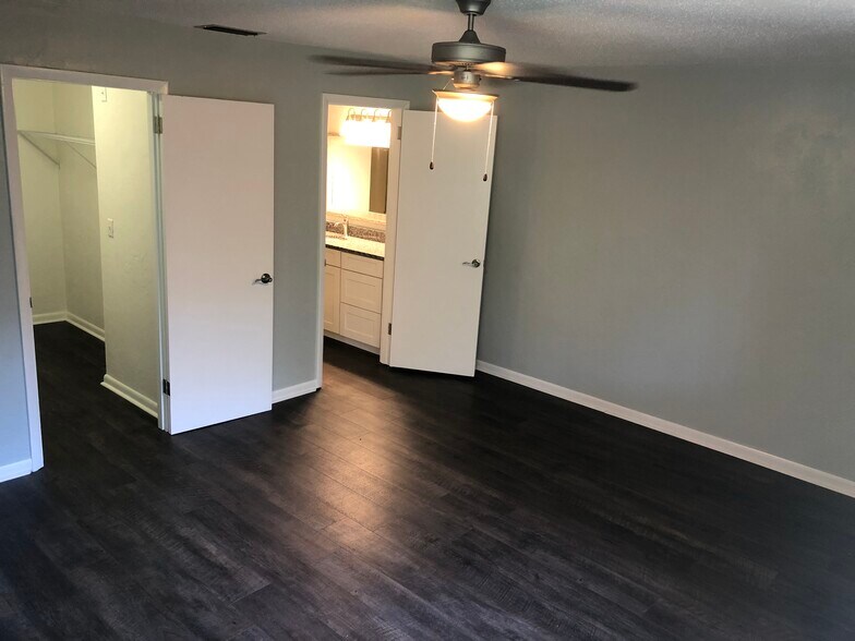 Building Photo - 11 Autumnwood Trl