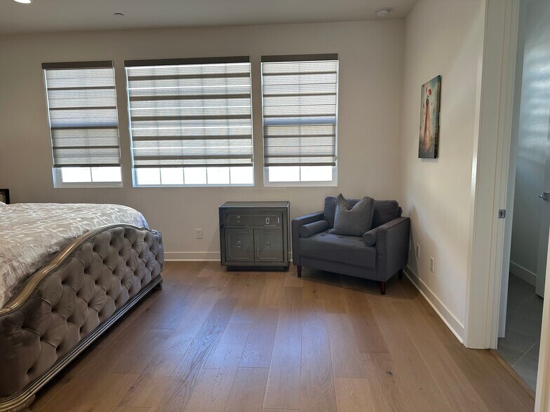 Building Photo - 8005 Chalet Ln