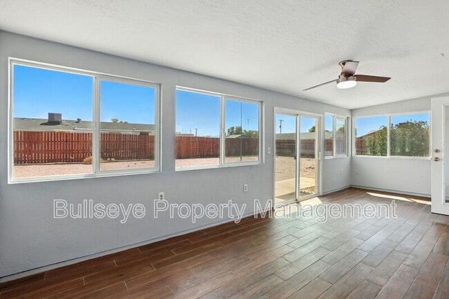 Building Photo - 433 S 113th Pl