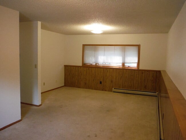 Building Photo - 4 Bedroom Condo- Close to MSU and Downtown Bozeman!