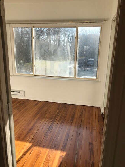 Building Photo - 27 Alton Pl