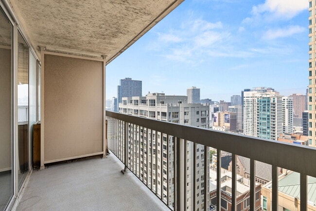 Building Photo - 545 N Dearborn St