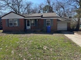 Building Photo - 1122 E Louisiana St