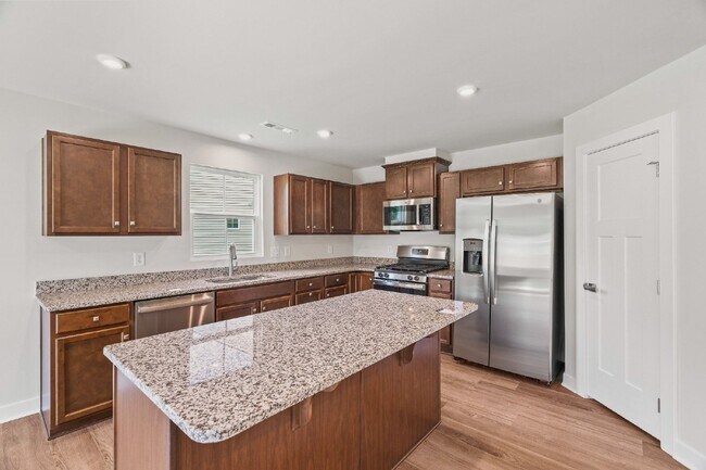 Building Photo - Beautiful White House Home | Granite Counters, Gas Range & One-Level Living