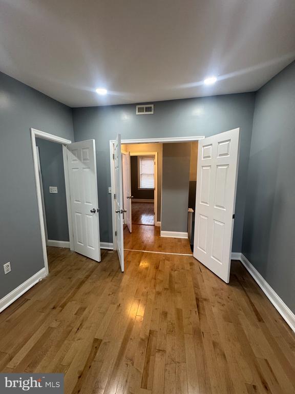 Building Photo - 3221 Lyndale Ave