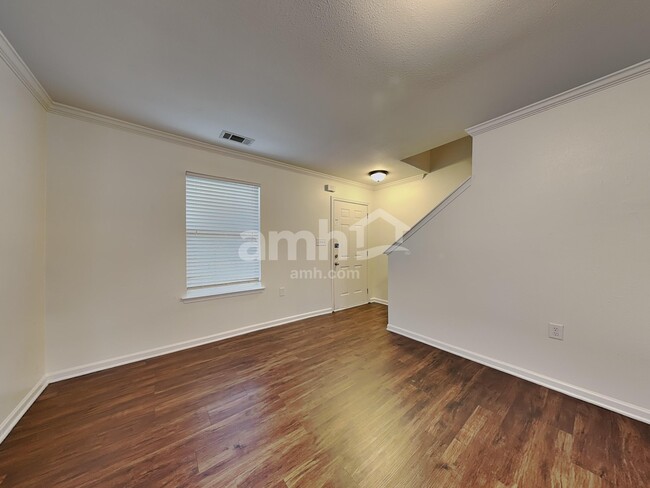 Building Photo - 704 Overlook Rd