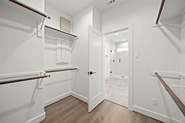 Building Photo - 2711 Sunrise Breeze Dr