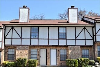 Building Photo - 1247 Dallas Dr