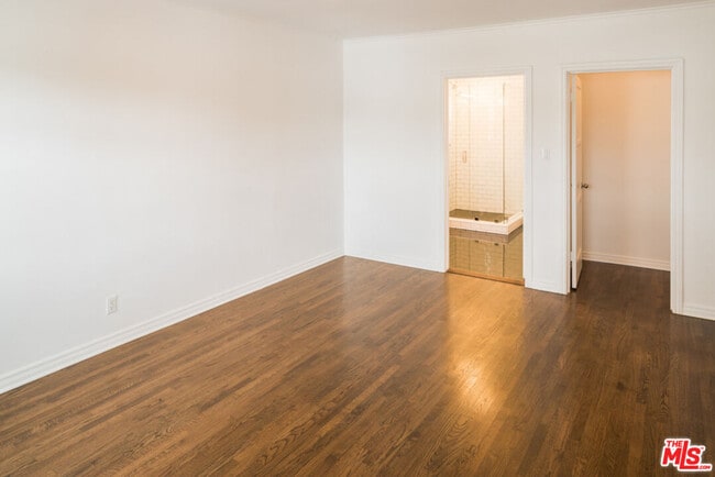 Building Photo - 5861 Whitworth Dr