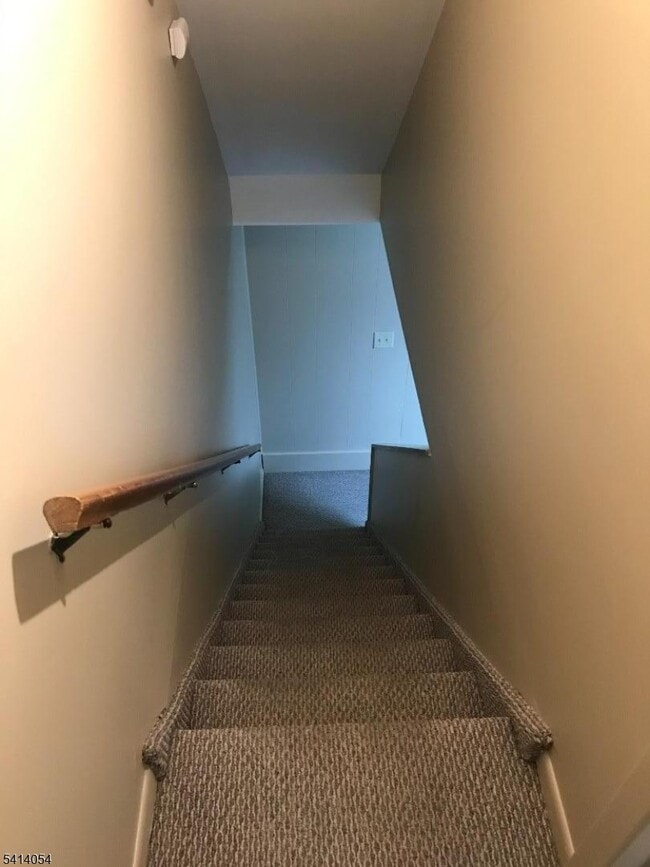 Building Photo - 819 Cricket Ln