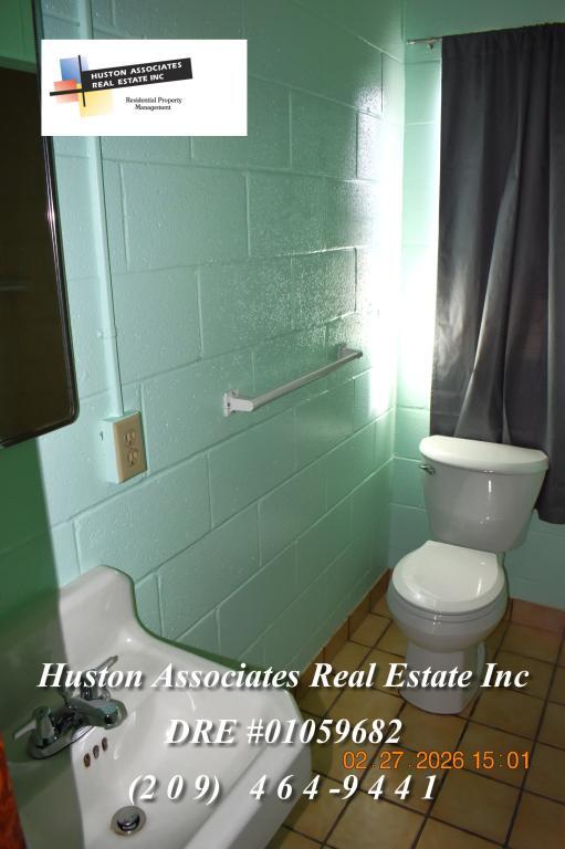 Building Photo - 868 W Euclid Ave