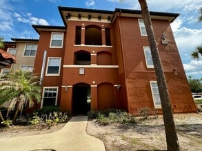 Building Photo - MOVE IN NOW! 2x2 WITH FRESH INTERIOR PAINT & LAMINATE WOOD FLOORING! PRIVATE BALCONY!!!