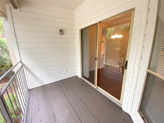 Building Photo - 6000-14 Shepherd Mountain Cove