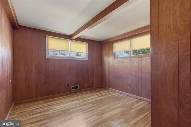 Building Photo - 2423 Harwood Rd