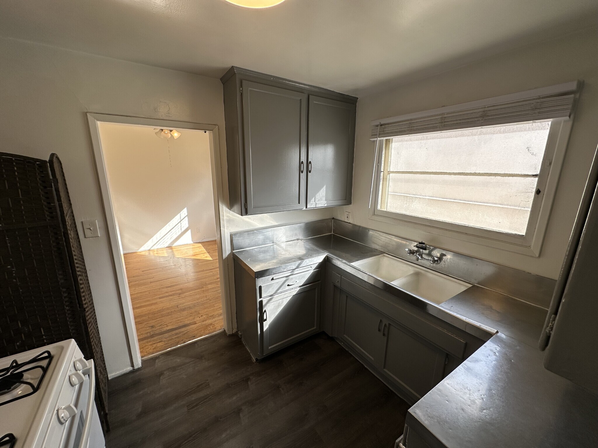 Building Photo - 2471 Silver Lake Blvd