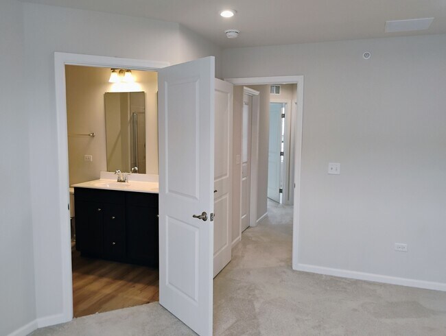 Building Photo - 936 Jenkins Ct