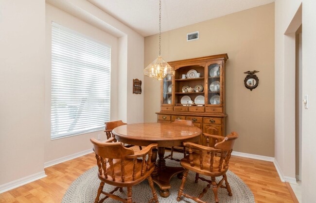 Building Photo - 3 Bedroom available in Daytona Beach