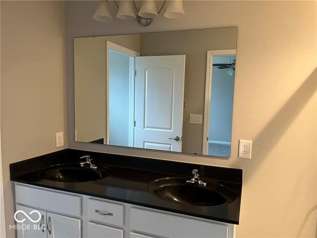 Building Photo - 9743 Prairie Smoke Dr