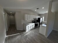Building Photo - 553 E Ridge Cir N