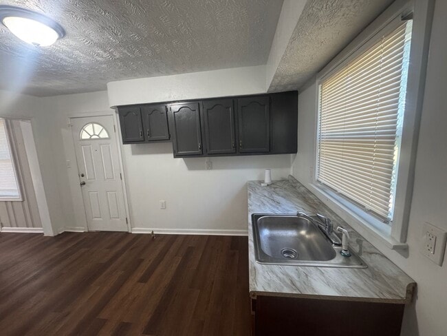 Building Photo - A Place You’ll Love to Call Home – Gorgeous 4-Bedroom Property!