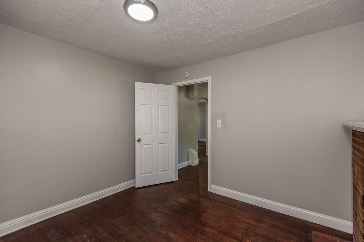 Building Photo - 320 Henquin Dr