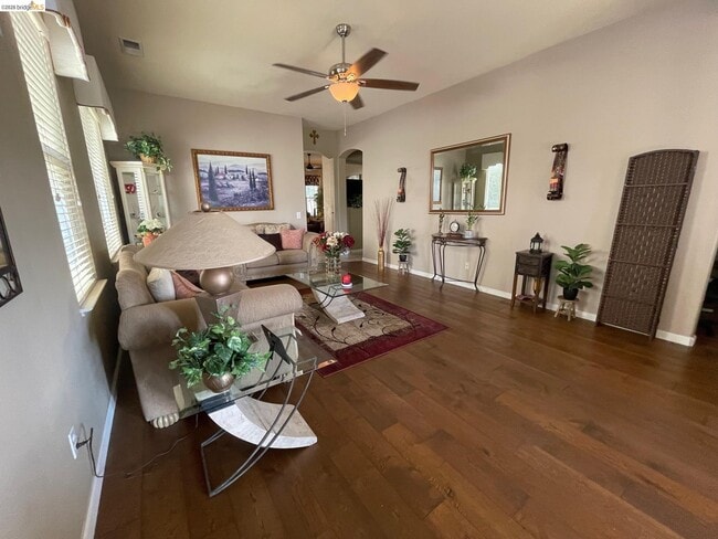 Building Photo - 92 Liberty Ln