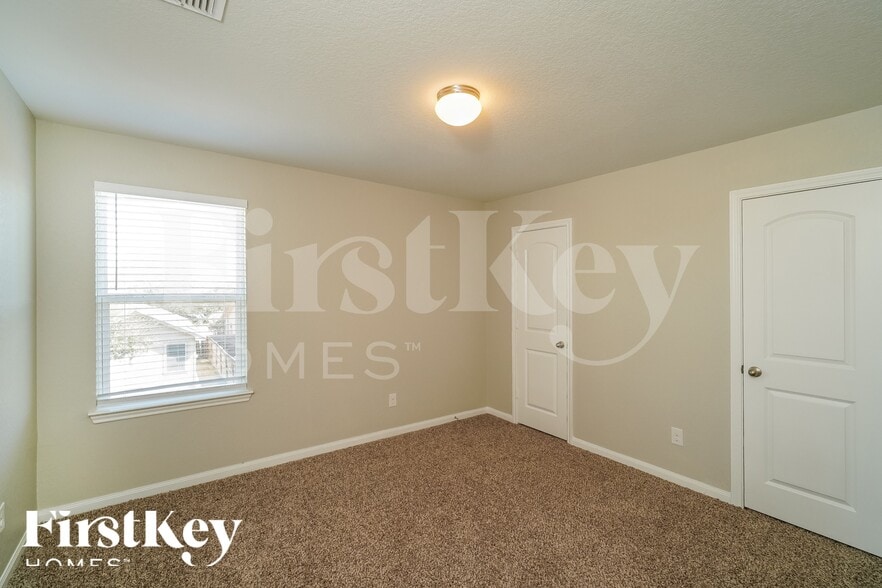 Building Photo - 3442 Glacier Lake