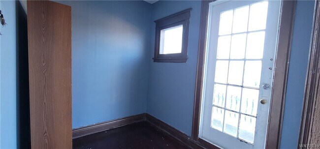 Building Photo - 79 Walden Ave