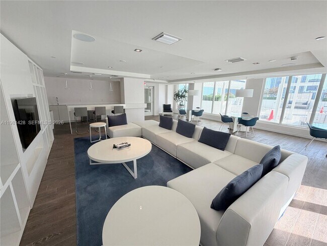 Building Photo - 4250 Biscayne Blvd