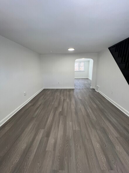 Building Photo - 363 W 22nd St