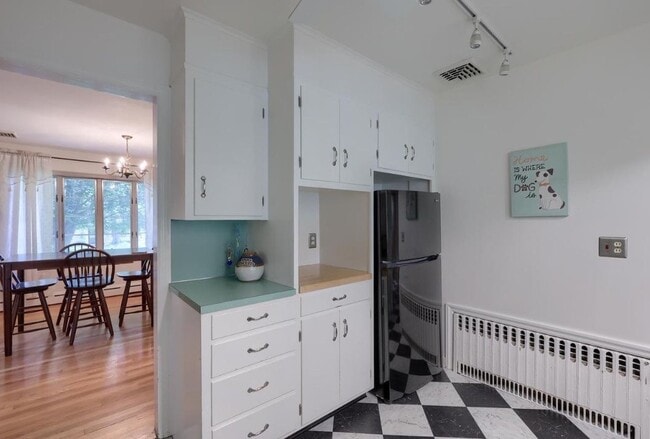 Building Photo - 376 Arbor Rd