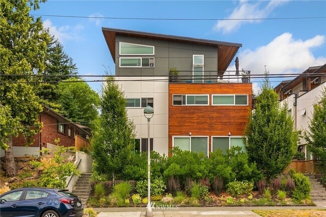 Primary Photo - 7016 California Ave SW