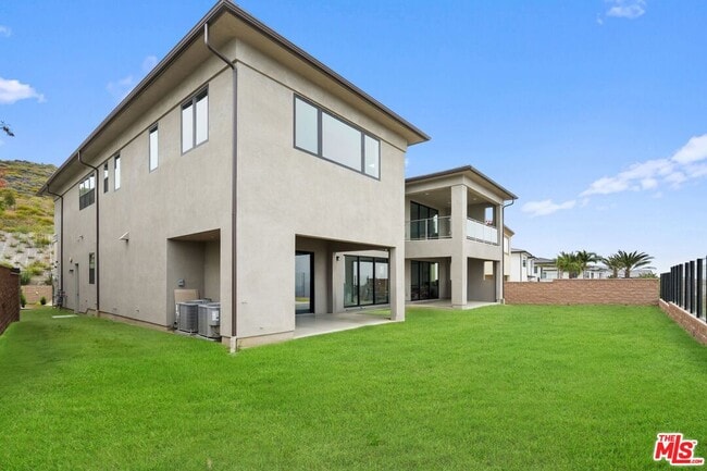 Building Photo - 20244 Albion Wy