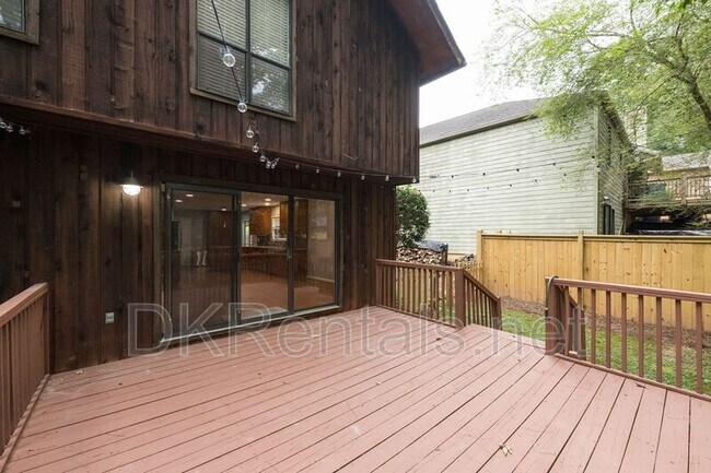 Building Photo - 1125 Trailmore Dr